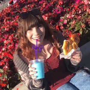 Meet your Posher, Kaya